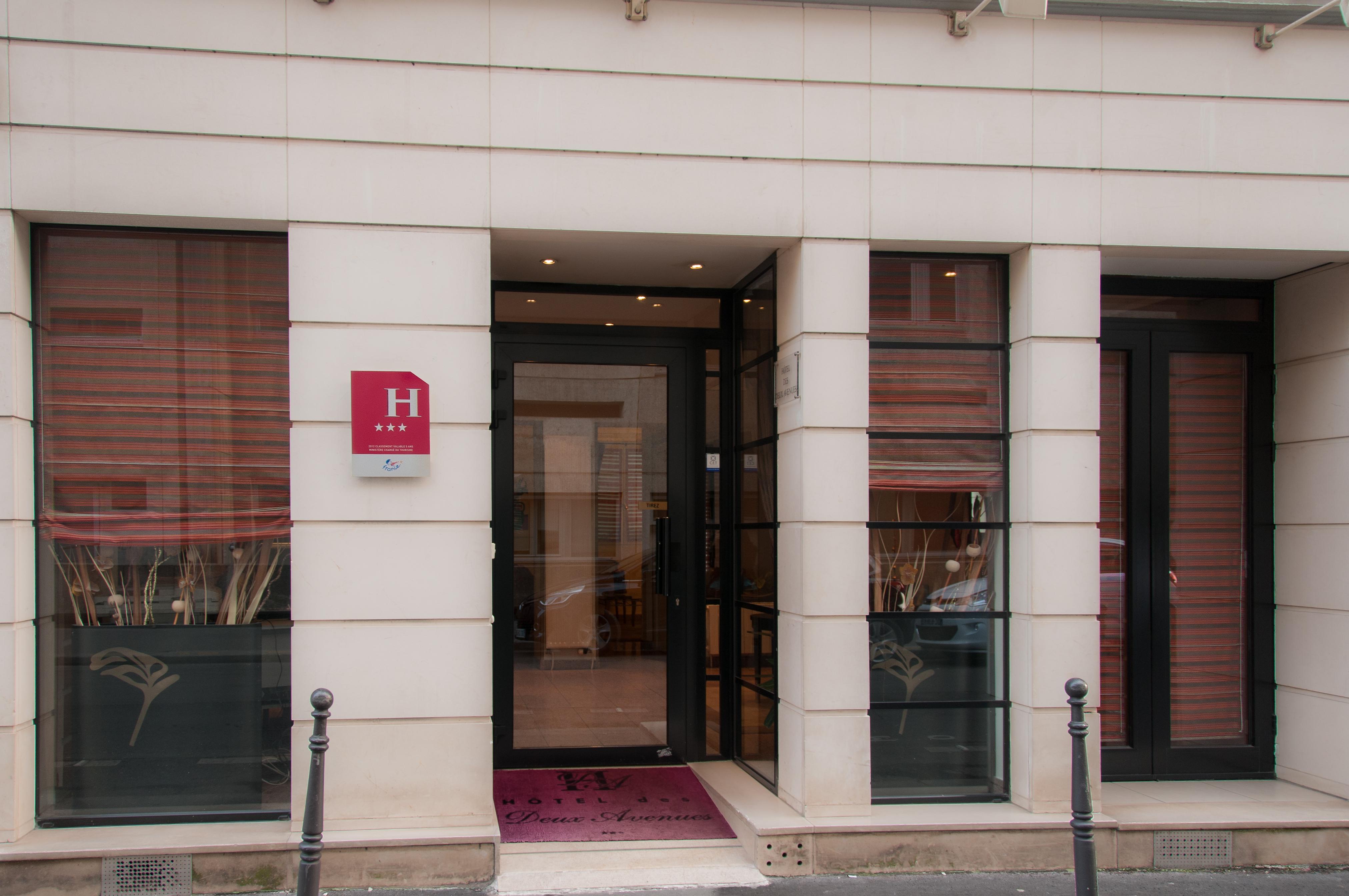 Hotel Des Deux Avenues Paris Exterior foto